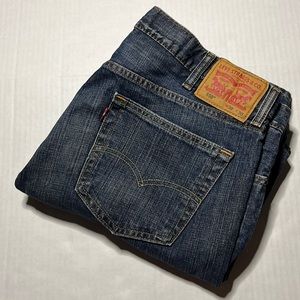 Levi Mens 38x30 559 Blue Jeans